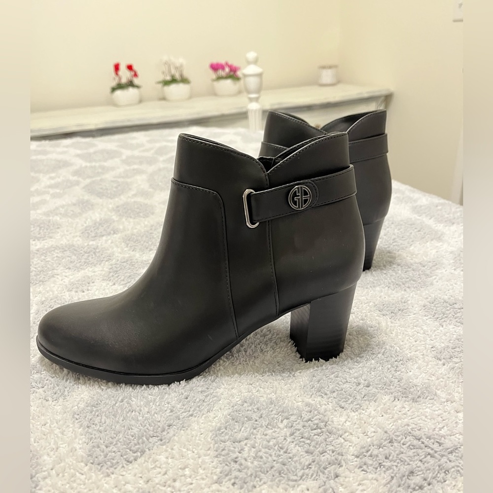 NWT Giani Bernini heeled black leather boots size 8.5 women
